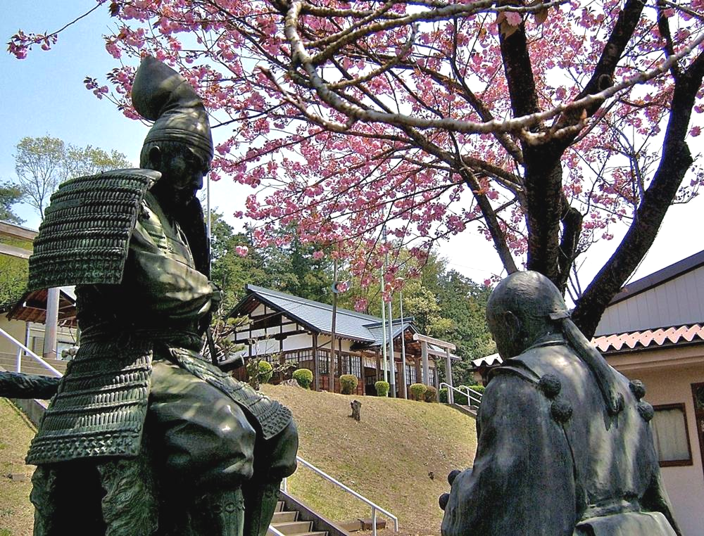 大楠公・小楠公の像
